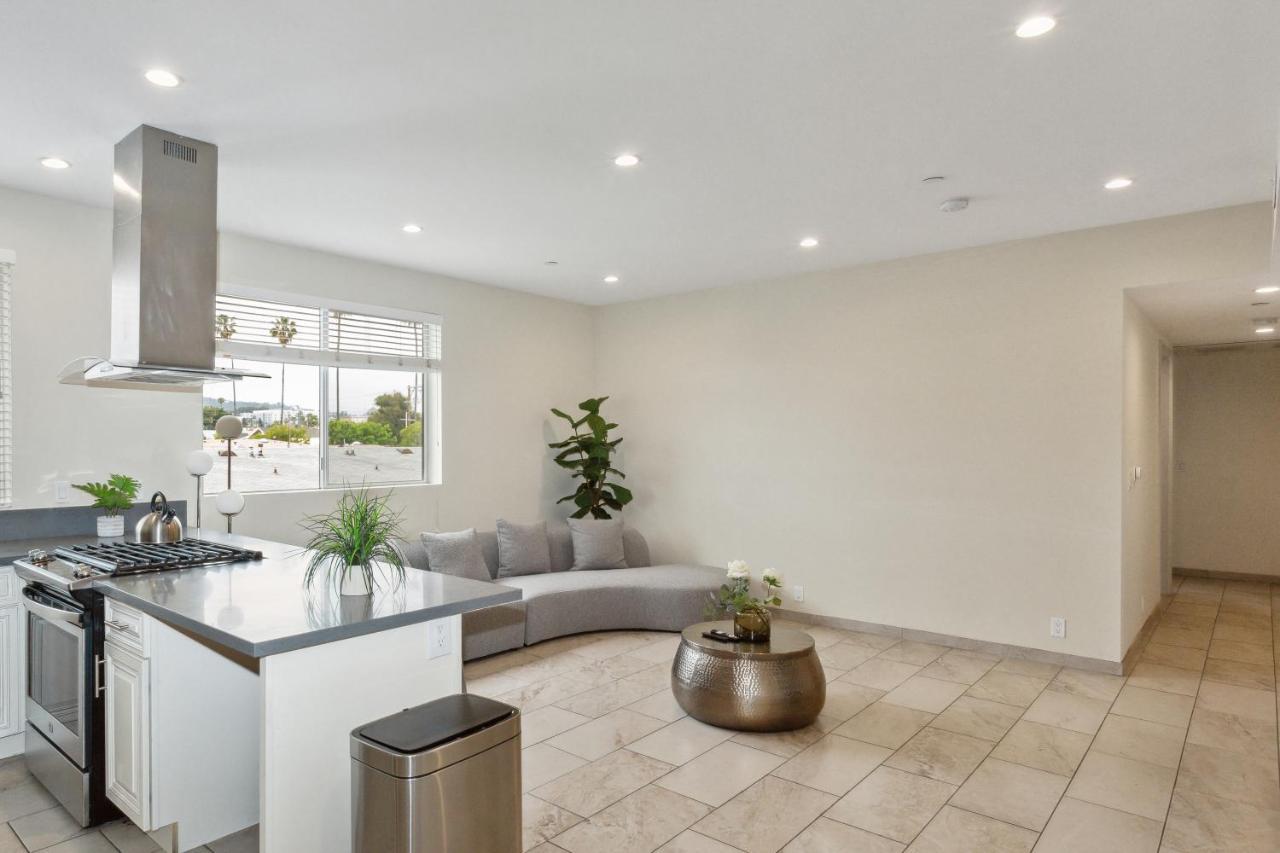 Gold Point Hollywood Apartments Los Angeles Exterior photo